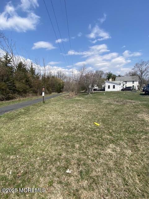 18 Arneytown Hornerstown Rd, Cream Ridge, NJ 08514 - view of yard