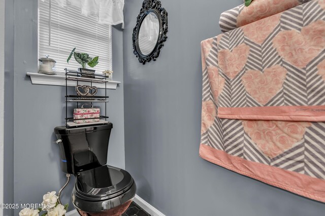 room details with baseboards