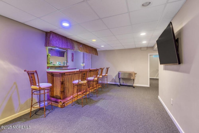 bar with carpet floors, a dry bar, recessed lighting, and baseboards