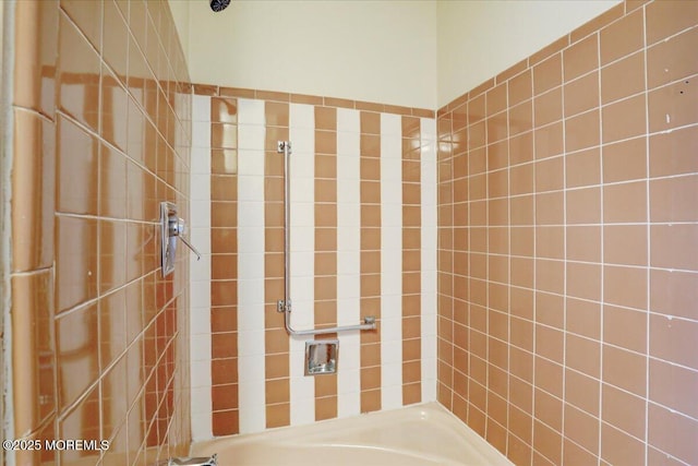 86E Dorchester Dr, Lakewood, NJ 08701 - bathroom with bathtub / shower combination