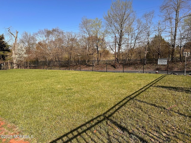 752 Amwell Rd, Hillsborough, NJ 08844 - view of yard with fence