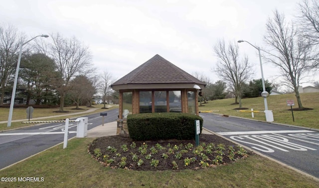 1396 Gleniffer Hill Rd, Toms River, NJ 08755 - surrounding community with a lawn and fence