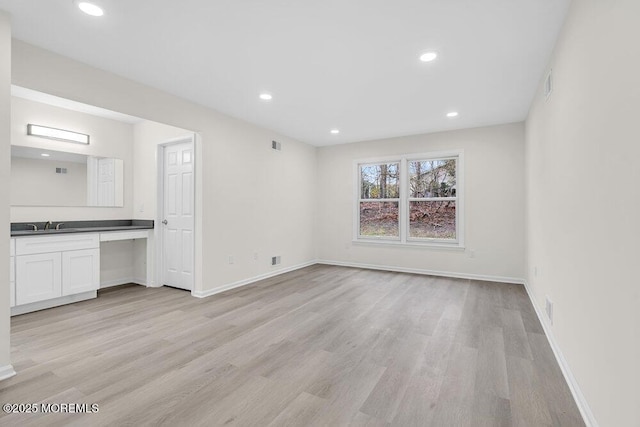 1396 Gleniffer Hill Rd, Toms River, NJ 08755 - unfurnished living room featuring baseboards, light wood-style flooring, visible vents, and recessed lighting