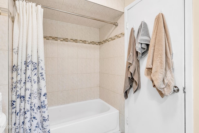 54 Amberly Dr Unit F, Manalapan, NJ 07726 - bathroom featuring shower / bath combo with shower curtain