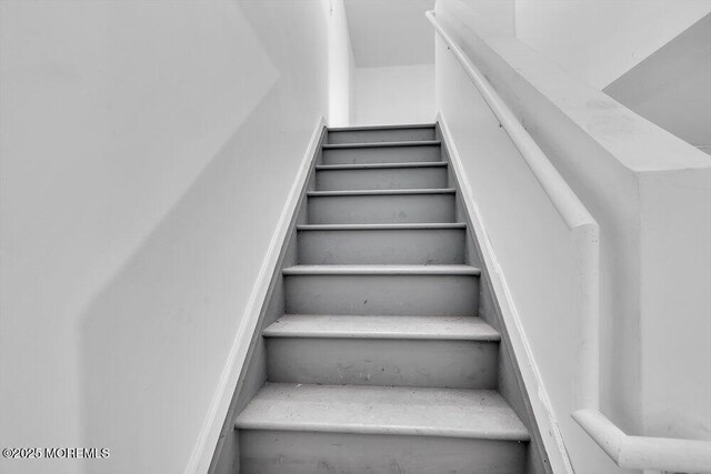 3 Marlborough Ct, Jackson, NJ 08527 - view of stairway