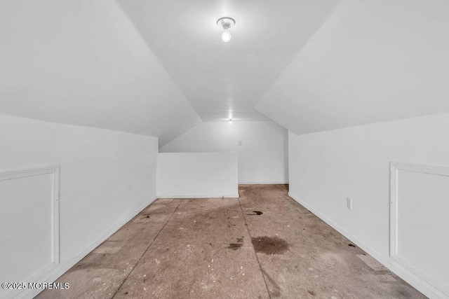 3 Marlborough Ct, Jackson, NJ 08527 - additional living space with vaulted ceiling