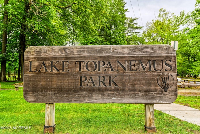 94 Topanemus Ln, Freehold, NJ 07728 - community / neighborhood sign featuring a yard