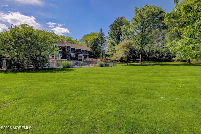 4 Briarcliff Ln, Holmdel, NJ 07733 - view of yard