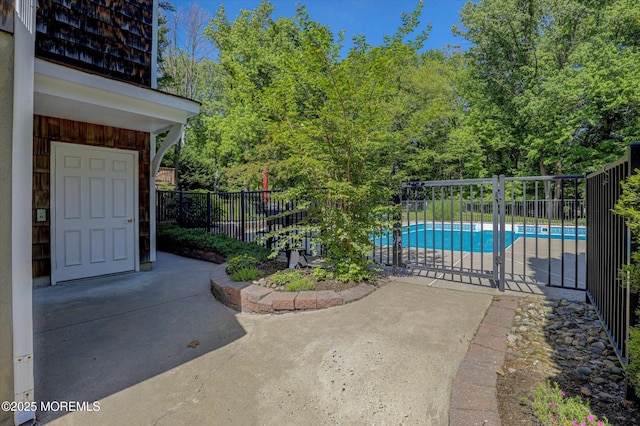 4 Briarcliff Ln, Holmdel, NJ 07733 - view of patio / terrace with a community pool