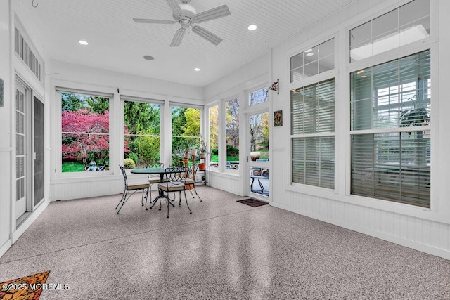 sunroom featuring recessed lighting