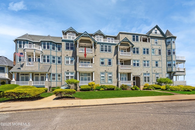view of front of house