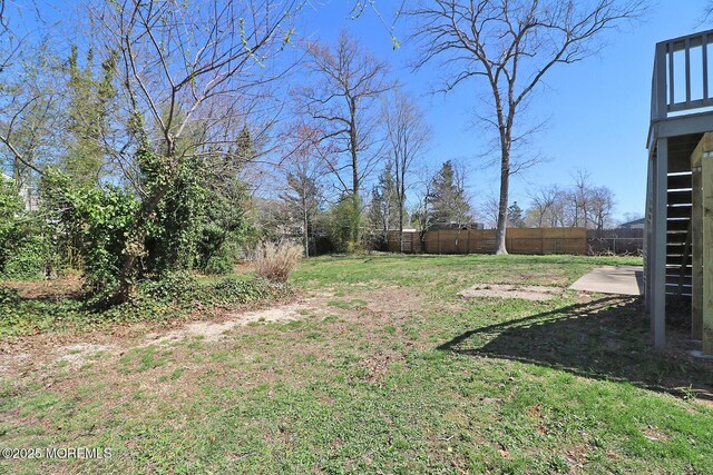 330 Dallas Dr, Toms River, NJ 08753 - view of yard featuring fence