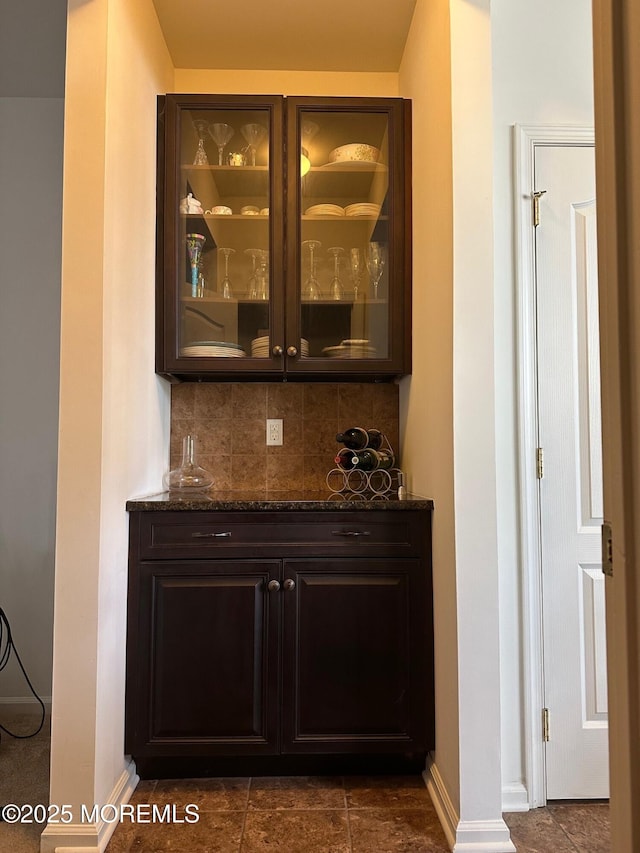 4 Christopher Dr, Howell, NJ 07731 - bar with backsplash and baseboards