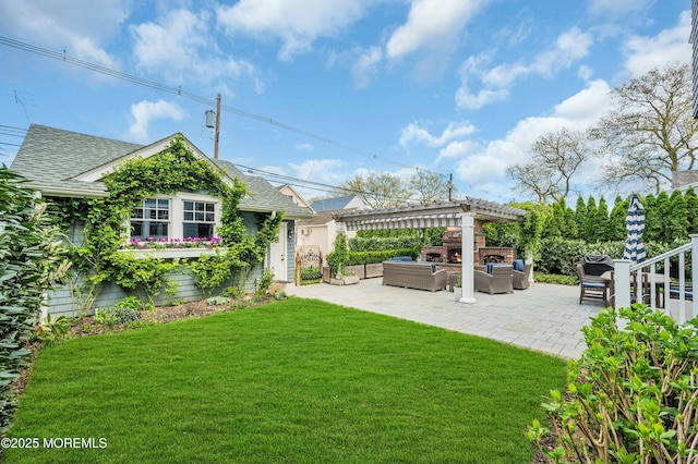 view of yard featuring an outdoor living space, a pergola, and a patio