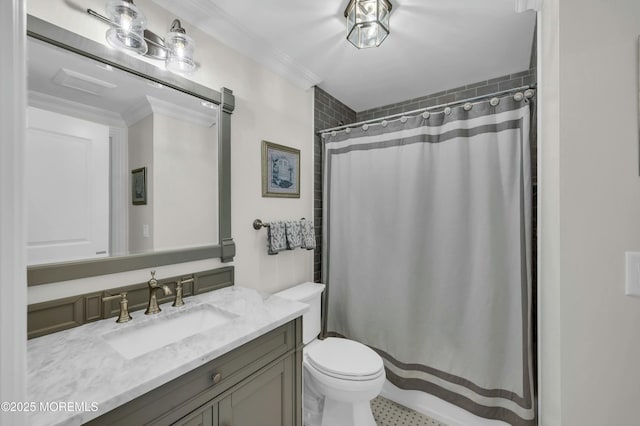 full bath featuring crown molding, vanity, toilet, and a shower with shower curtain