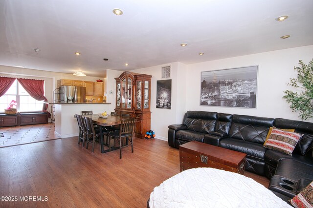 83 Nathan Blvd Unit 35, Sayreville, NJ 08859 - living area with light wood-style flooring, baseboards, visible vents, and recessed lighting