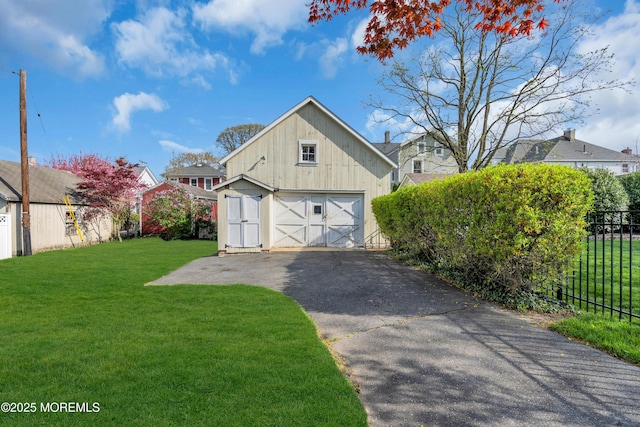 44 Irving Pl, Red Bank, NJ 07701 - detached garage with fence and driveway