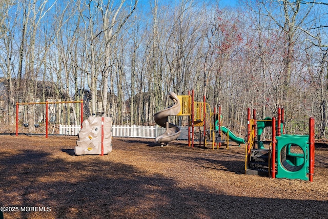 204 Begonia Ct, Jackson, NJ 08527 - community playground with fence
