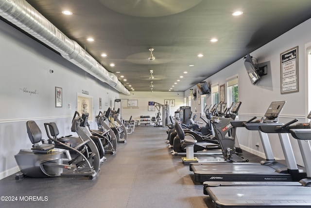 exercise room with recessed lighting