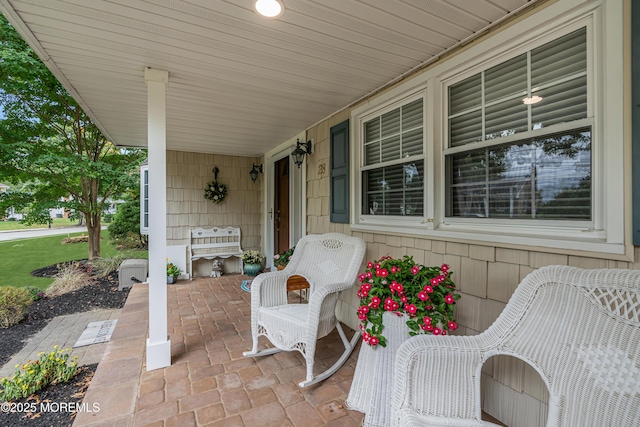 view of patio / terrace with covered porch