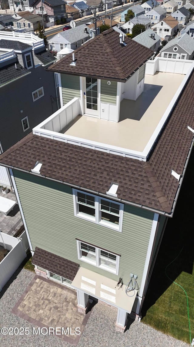 birds eye view of property featuring a residential view
