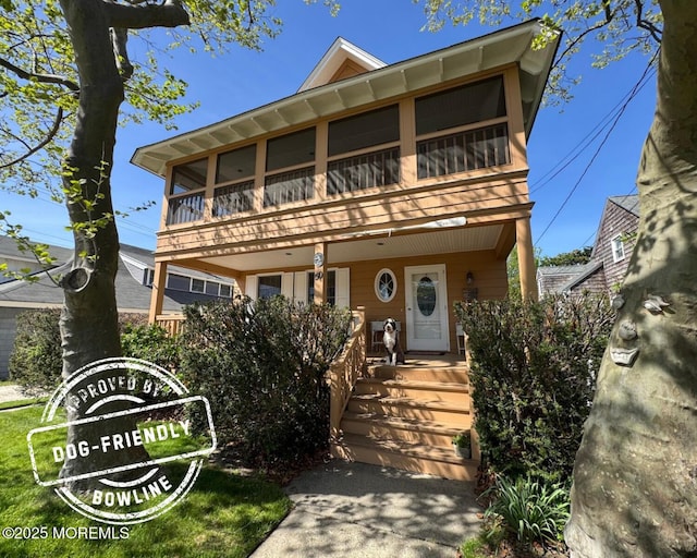 view of front of property featuring a porch