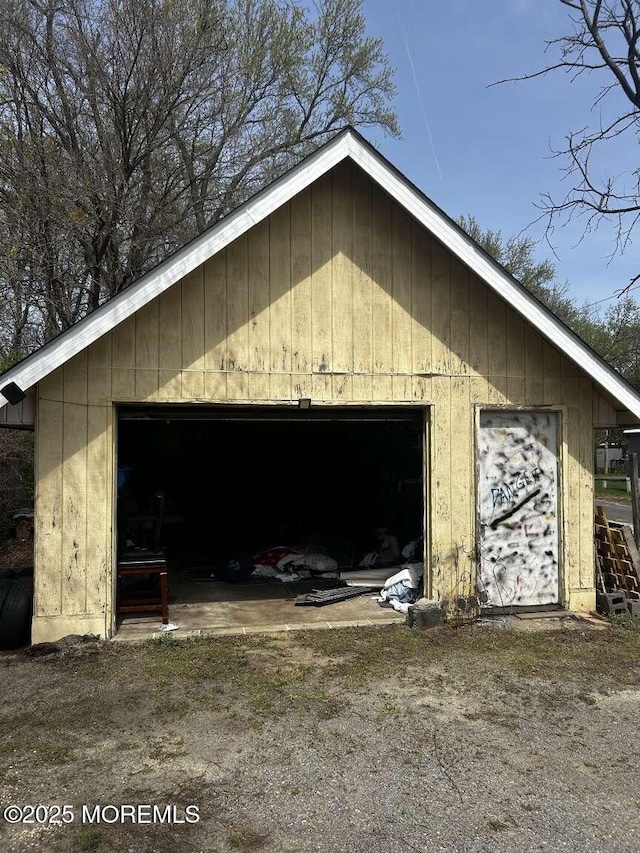view of detached garage