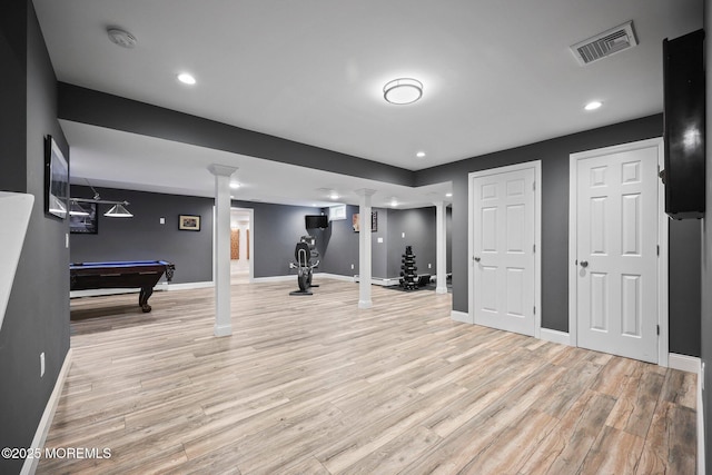 exercise area featuring light wood-style floors, recessed lighting, baseboards, billiards, and visible vents