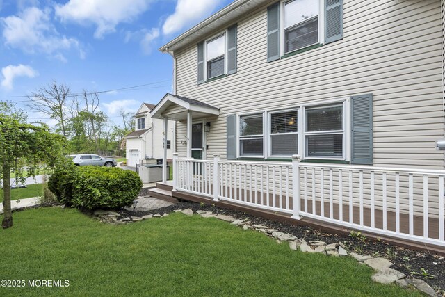 view of front of house with a front yard