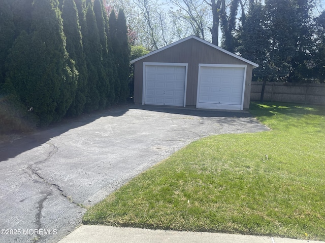 2015 5th Ave, Spring Lake, NJ 07762 - detached garage with fence