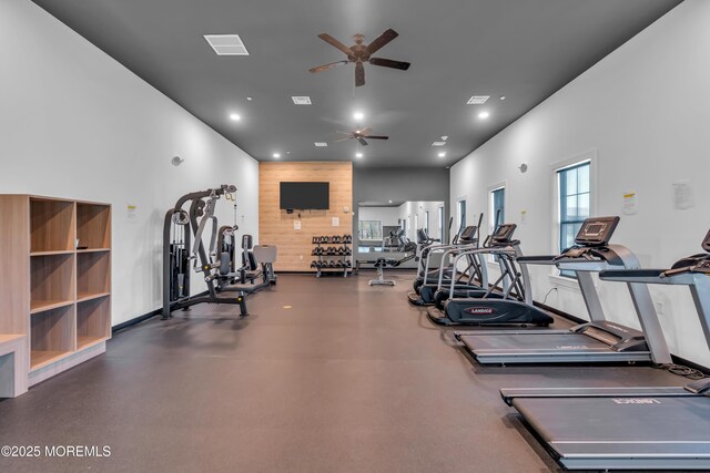 workout area with a ceiling fan and recessed lighting