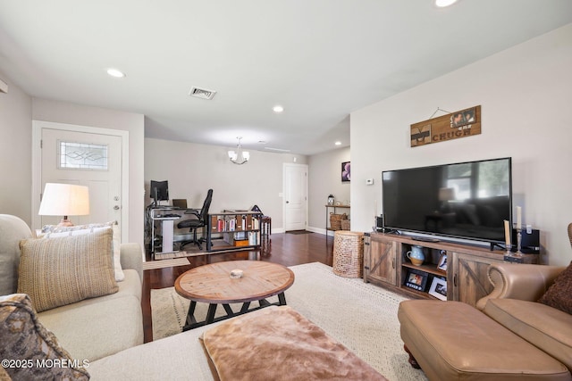 living area with baseboards, dark wood-type flooring, recessed lighting, and visible vents