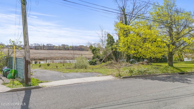 357 Riverdale Dr, Keyport, NJ 07735