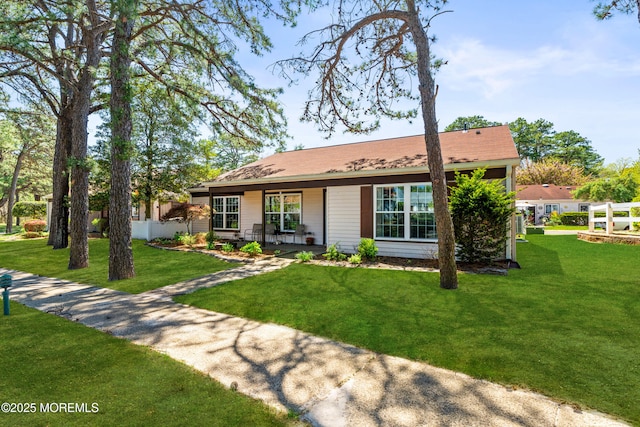 435B New Castle Ct, Manchester, NJ 08759 - ranch-style house with covered porch and a front lawn