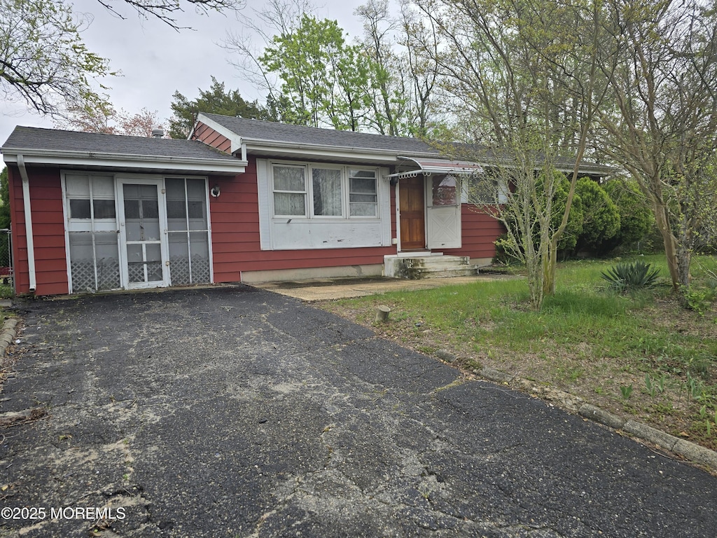 1066 Overlook Dr, Toms River, NJ 08753 - ranch-style house with entry steps