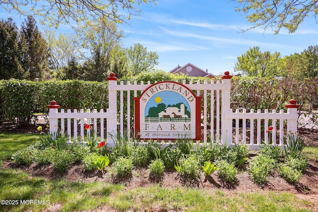 604 Gaitway Ct, Freehold, NJ 07728 - view of community sign