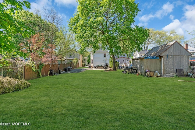 24 Monmouth Ave, Freehold, NJ 07728 - view of yard with an outdoor structure