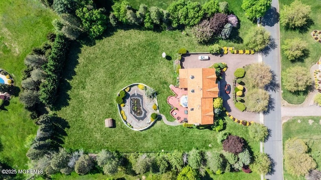 8 Tiberon Dr, Holmdel, NJ 07733 - drone / aerial view