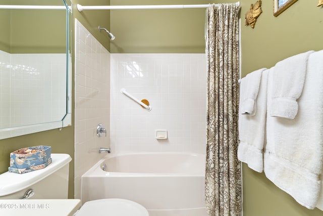 full bath featuring toilet and shower / bath combo