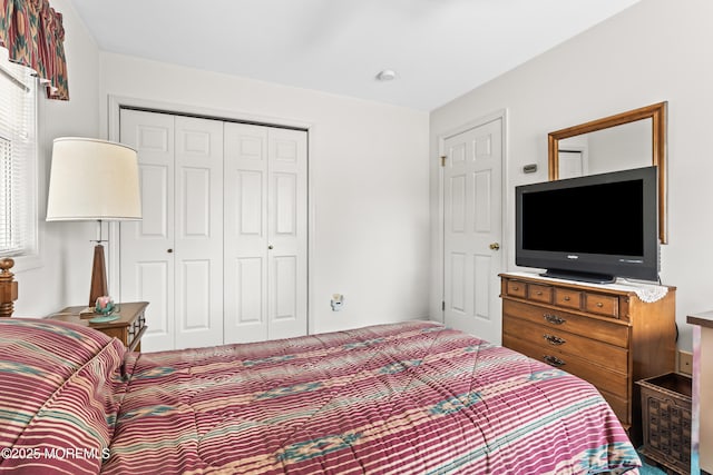 bedroom featuring a closet