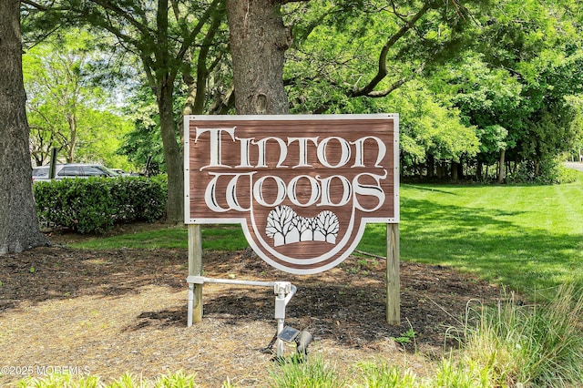 90 Oak Ln, Eatontown, NJ 07724 - community / neighborhood sign with a lawn