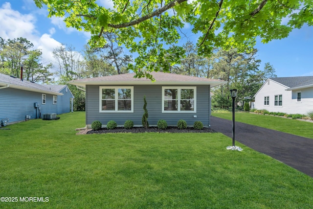 6 Reef Pl, Brick, NJ 08723 - view of front facade with a front yard