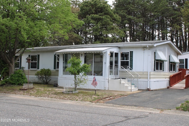 view of manufactured / mobile home