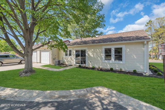 829A Westminster Ct, Manchester, NJ 08759 - ranch-style home featuring a garage, a front lawn, central AC, and driveway
