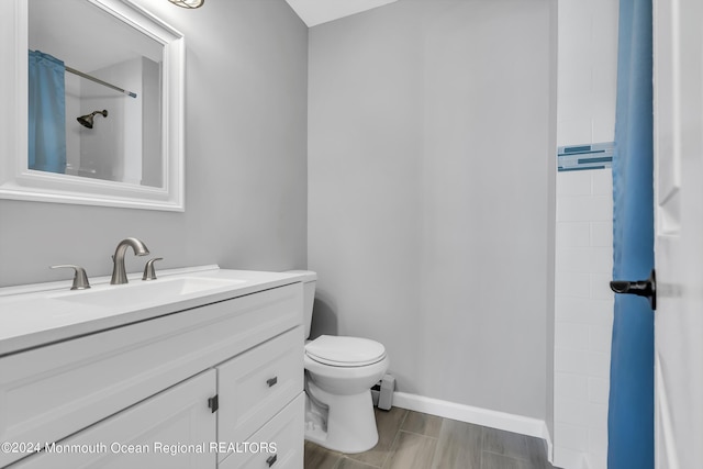 8 Venezia St, Toms River, NJ 08757 - full bathroom featuring vanity, baseboards, curtained shower, and toilet