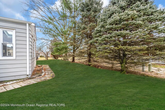 8 Venezia St, Toms River, NJ 08757 - view of yard