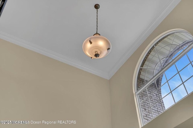 3688 Ridgeway Rd, Manchester, NJ 08759 - detailed view of crown molding