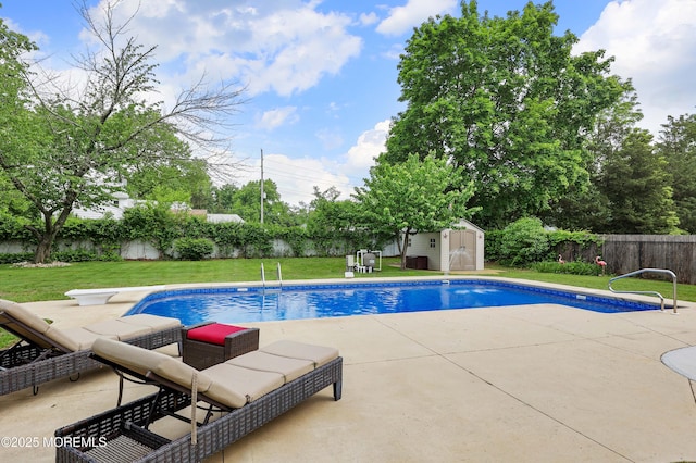 2 Nassau Pl, Middletown, NJ 07748 - view of swimming pool featuring a patio area