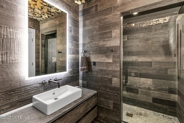 5 Laurel Ln, Rumson, NJ 07760 - full bath with a sink and tiled shower