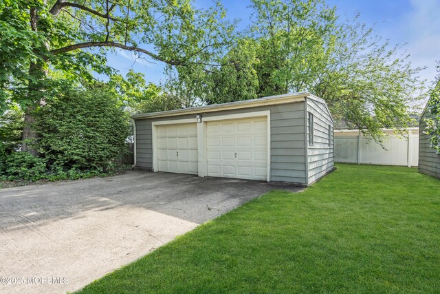 view of detached garage